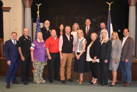 Rep. Hinson, VA Secretary Collins lead roundtable on veterans’ issues at IVH Tuesday